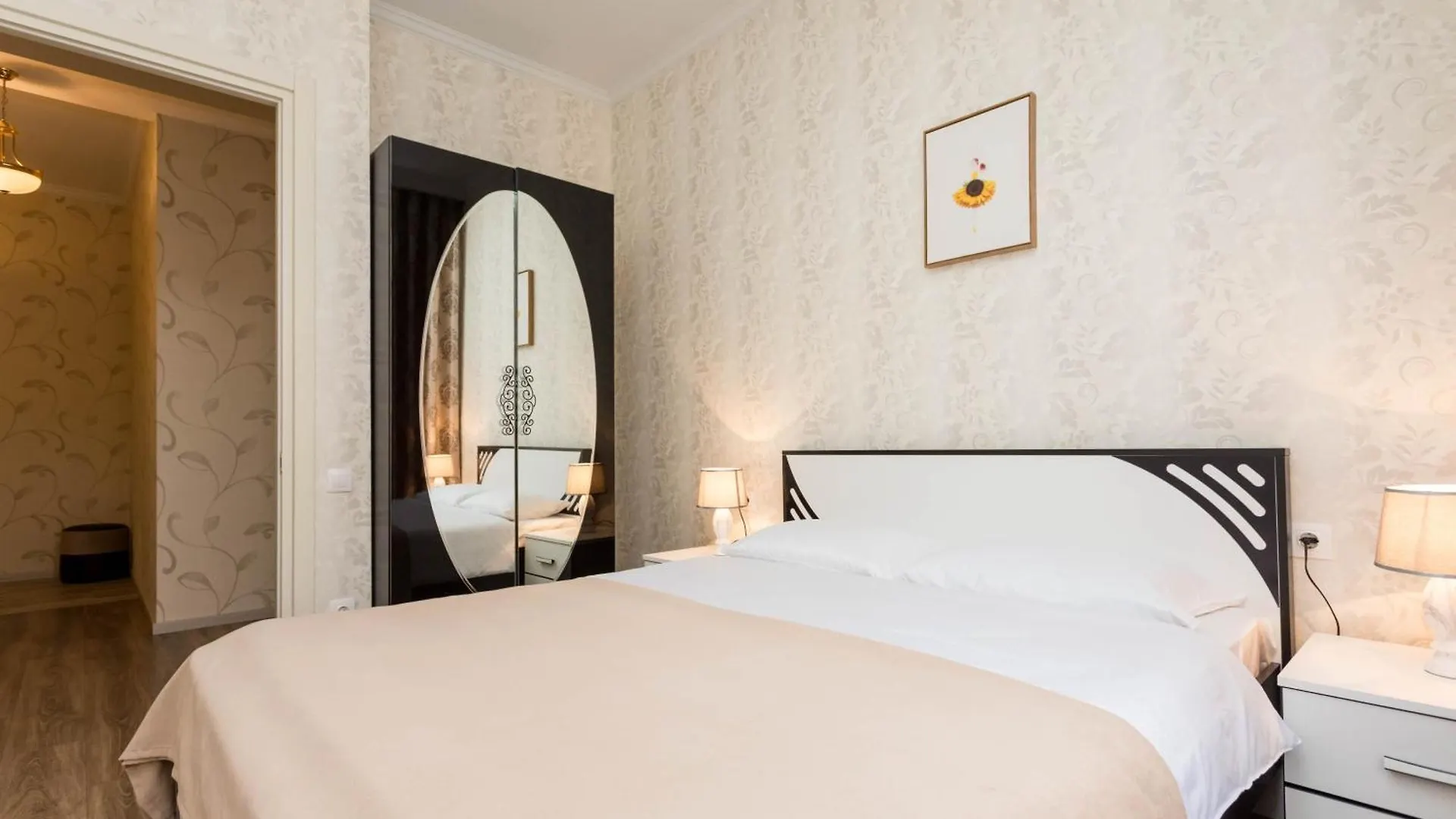 Central Apartment In The Historical District Tbilisi Georgien