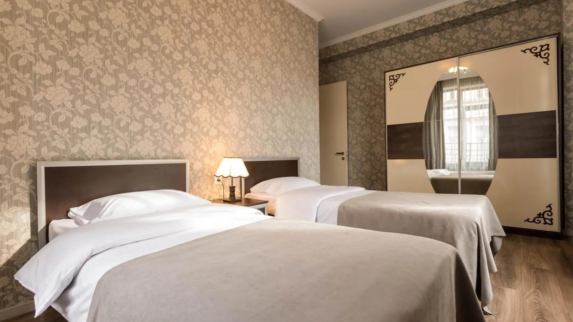 Central Apartment In The Historical District Tbilisi Georgien